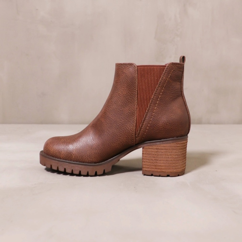 Mia Jody boot size 6